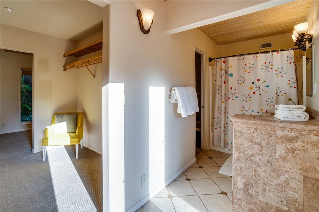 Racquet Club East (33122) - Residential