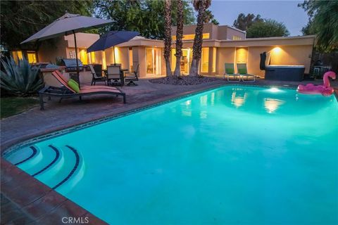Photo of 576 E Desert Holly Circle, Palm Springs, CA 92262 (MLS # AR25276765)