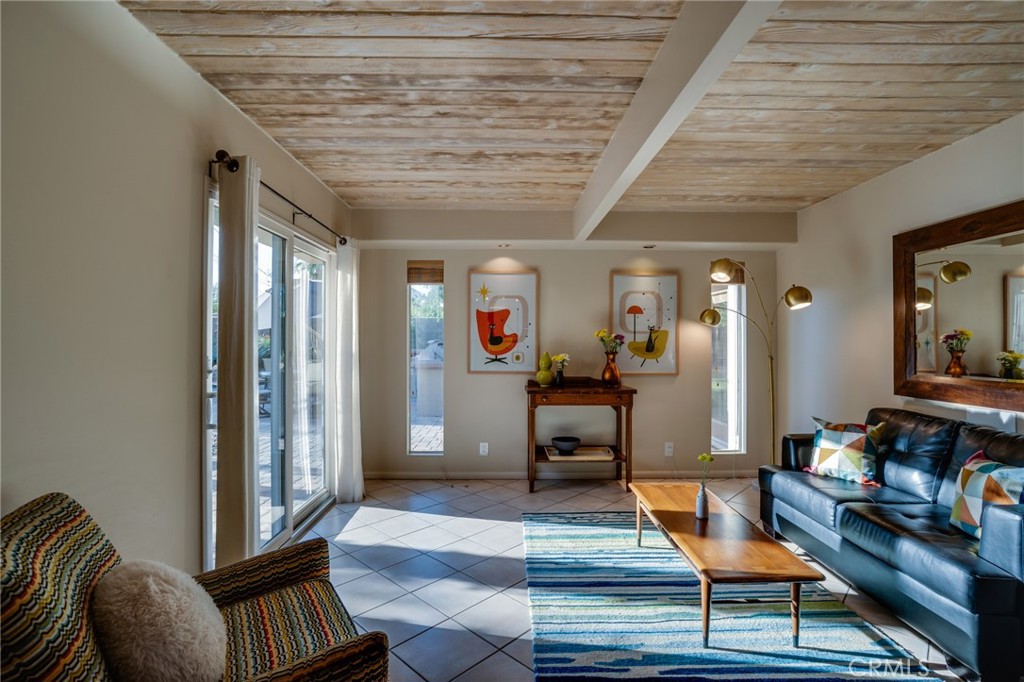 Racquet Club East (33122) - Residential