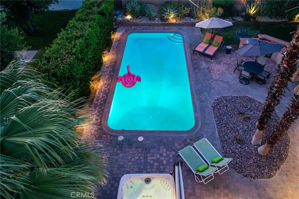 Racquet Club East (33122) - Residential