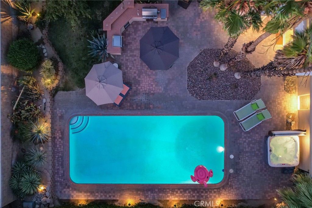 Racquet Club East (33122) - Residential