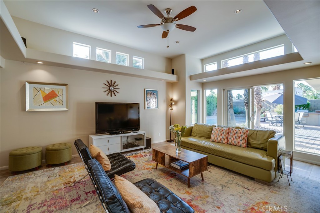 Racquet Club East (33122) - Residential