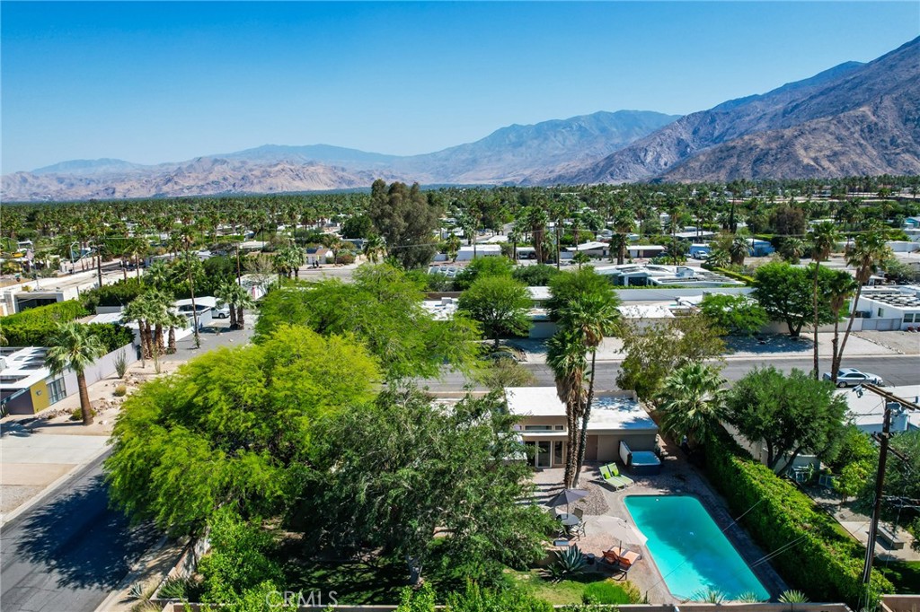 Racquet Club East (33122) - Residential