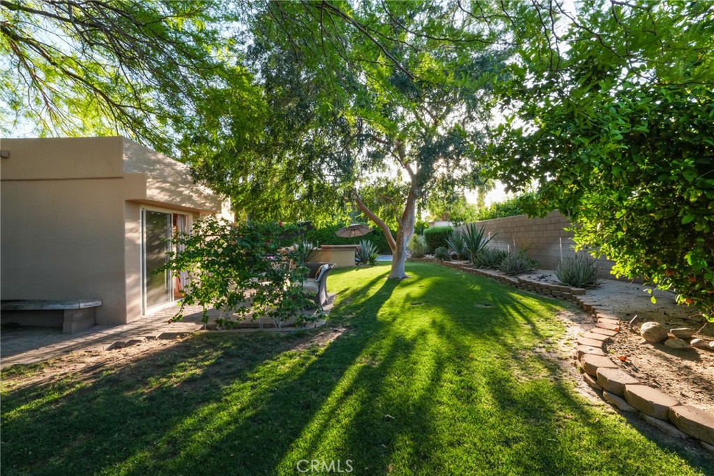 Racquet Club East (33122) - Residential