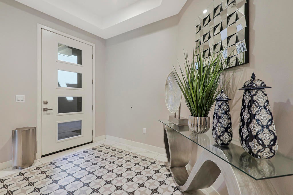 1702 Retreat Circle