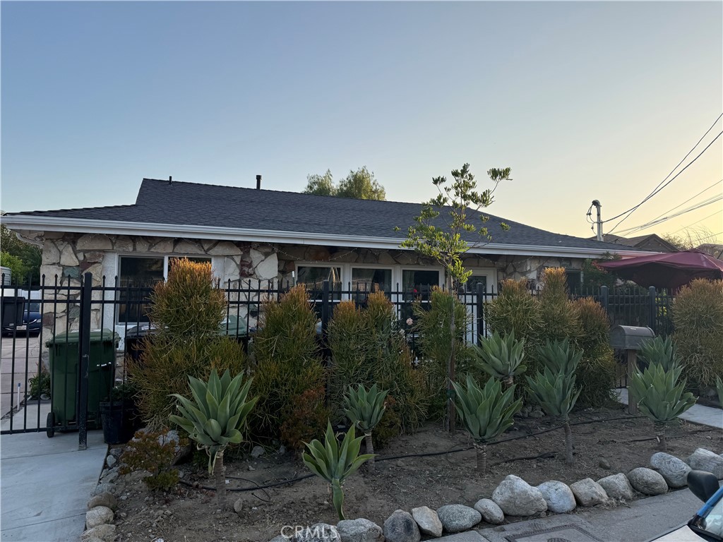 11125 Glenoaks Boulevard
