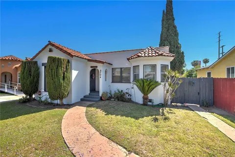 6724 Gardenia Ave, Long Beach, CA 90805 - MLS#: RS26086432