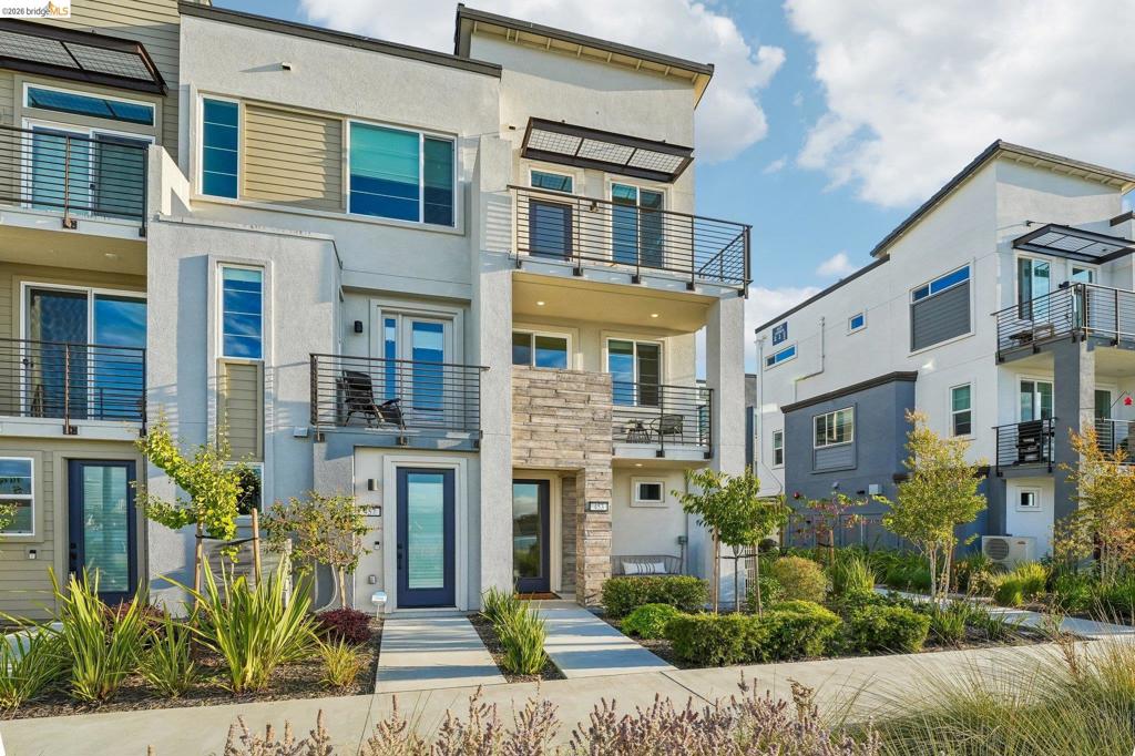 453 Sentinel Dr