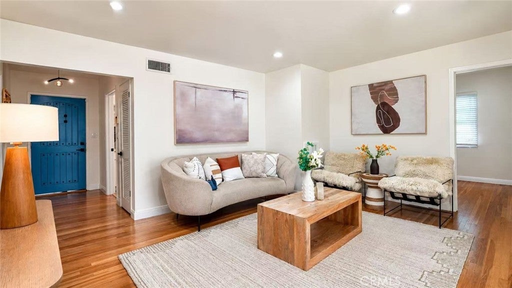 519 S Hollenbeck