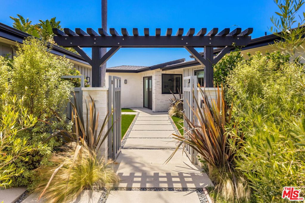 17810 Sabbiadoro Way, Pacific Palisades CA 90272