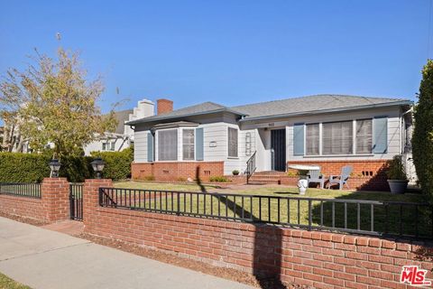 Photo of 943 Princeton Street, Santa Monica, CA 90403 (MLS # 26640549)