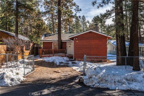 Photo of 904 Michael Ave Ave, Big Bear City, CA 92314 (MLS # DW26049095)