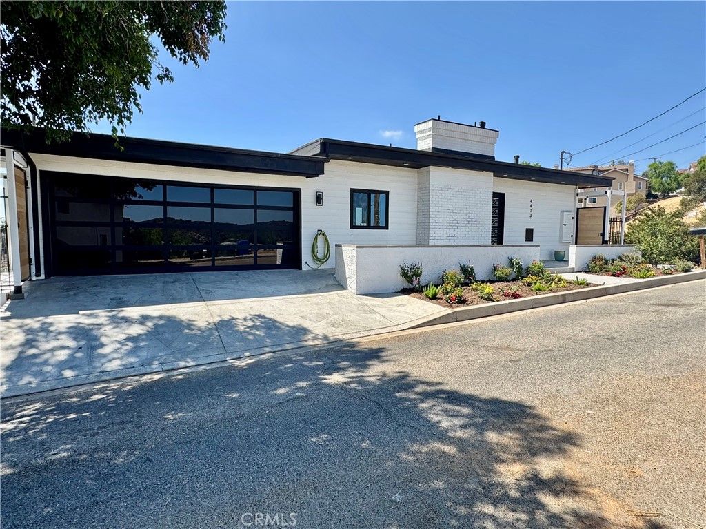 Photo of 4413 San Blas Avenue, Woodland Hills, CA 91364 (MLS # TR25185232)