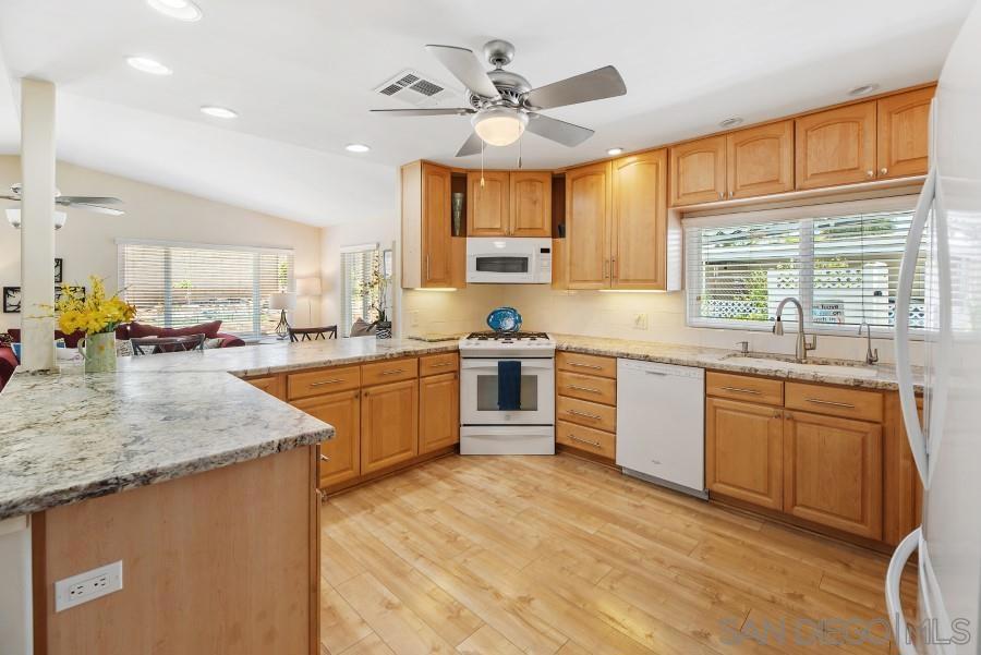 North Escondido - Manufactured In Park