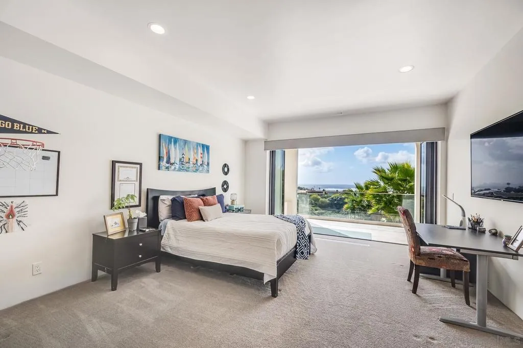 La Jolla, California 92037, United States, 5 Bedrooms Bedrooms, ,6 BathroomsBathrooms,Residential,Active,90781