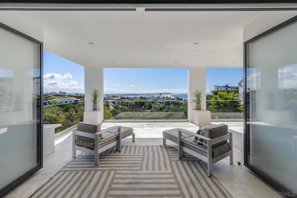 La Jolla, California 92037, United States, 5 Bedrooms Bedrooms, ,6 BathroomsBathrooms,Residential,Active,90781