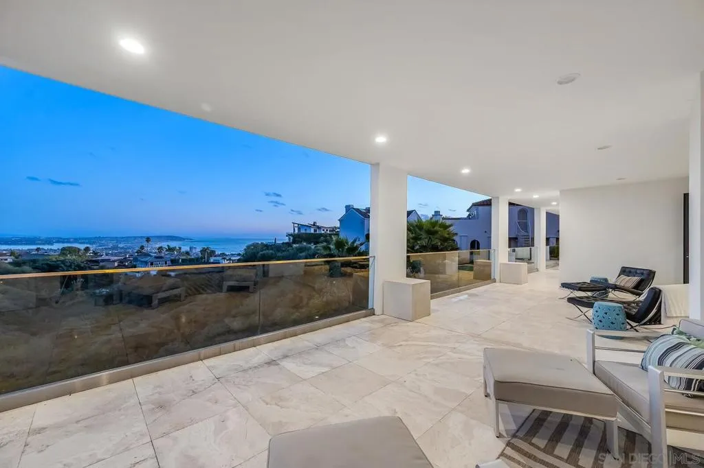 La Jolla, California 92037, United States, 5 Bedrooms Bedrooms, ,6 BathroomsBathrooms,Residential,Active,90781