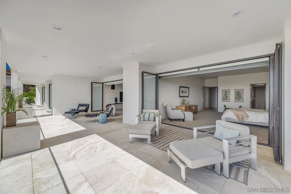 La Jolla, California 92037, United States, 5 Bedrooms Bedrooms, ,6 BathroomsBathrooms,Residential,Active,90781