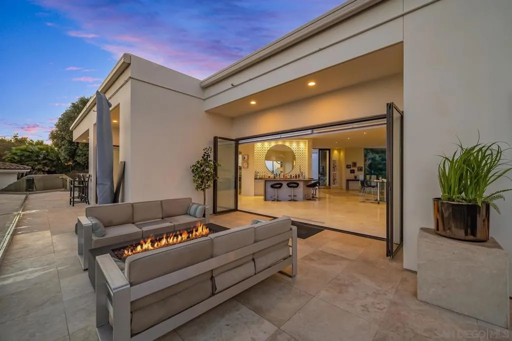 La Jolla, California 92037, United States, 5 Bedrooms Bedrooms, ,6 BathroomsBathrooms,Residential,Active,90781