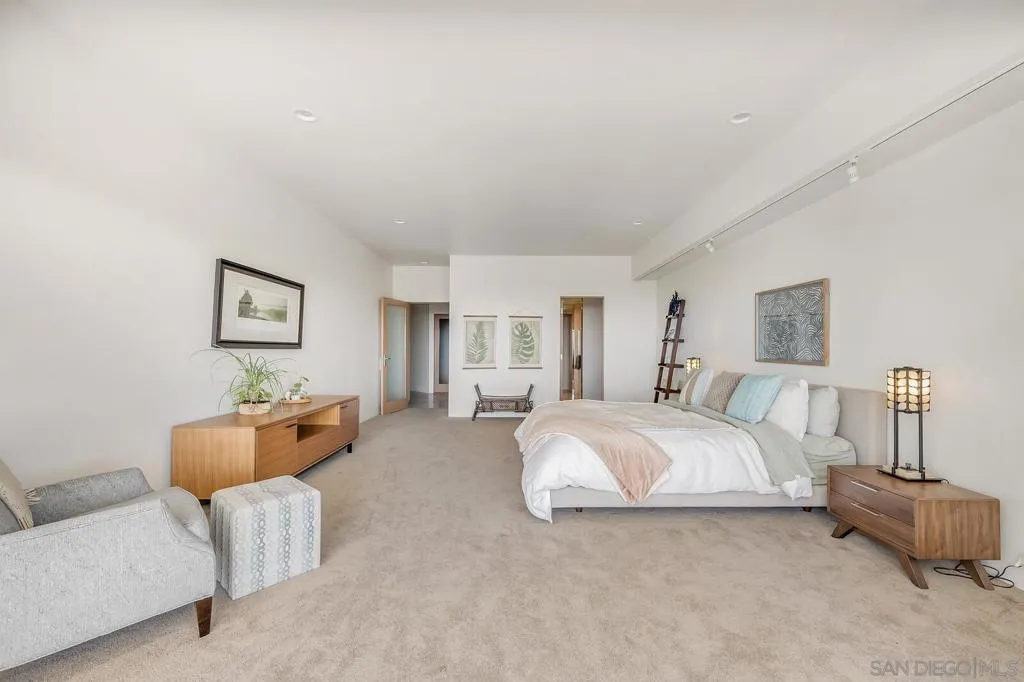 La Jolla, California 92037, United States, 5 Bedrooms Bedrooms, ,6 BathroomsBathrooms,Residential,Active,90781