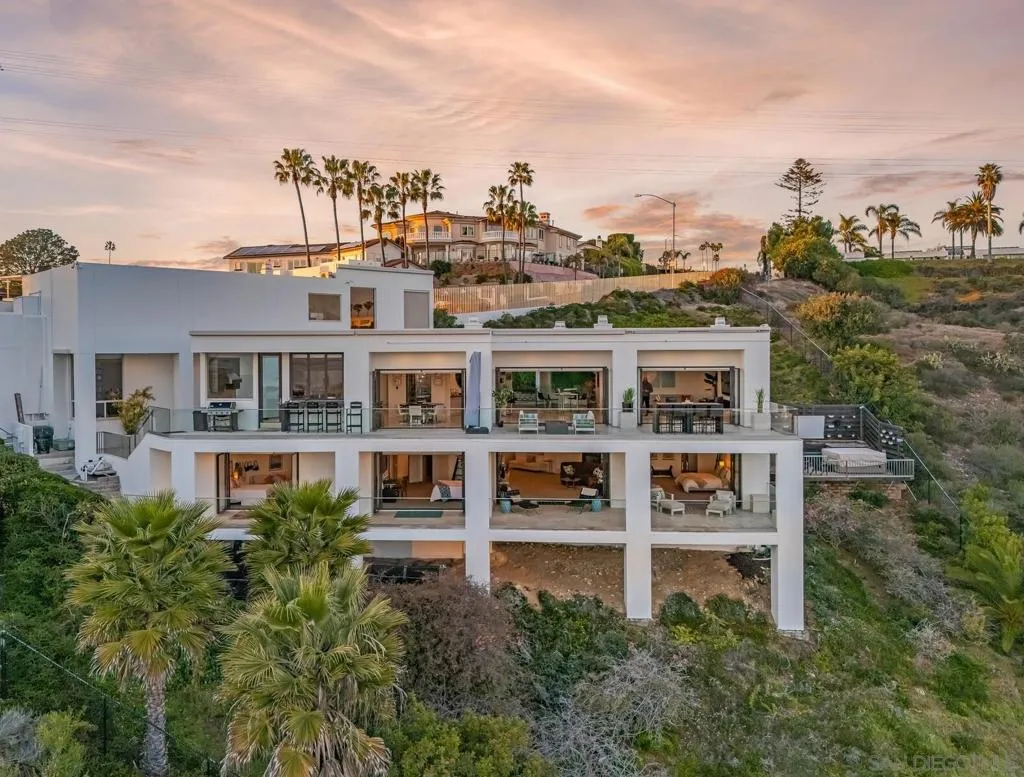 La Jolla, California 92037, United States, 5 Bedrooms Bedrooms, ,6 BathroomsBathrooms,Residential,Active,90781