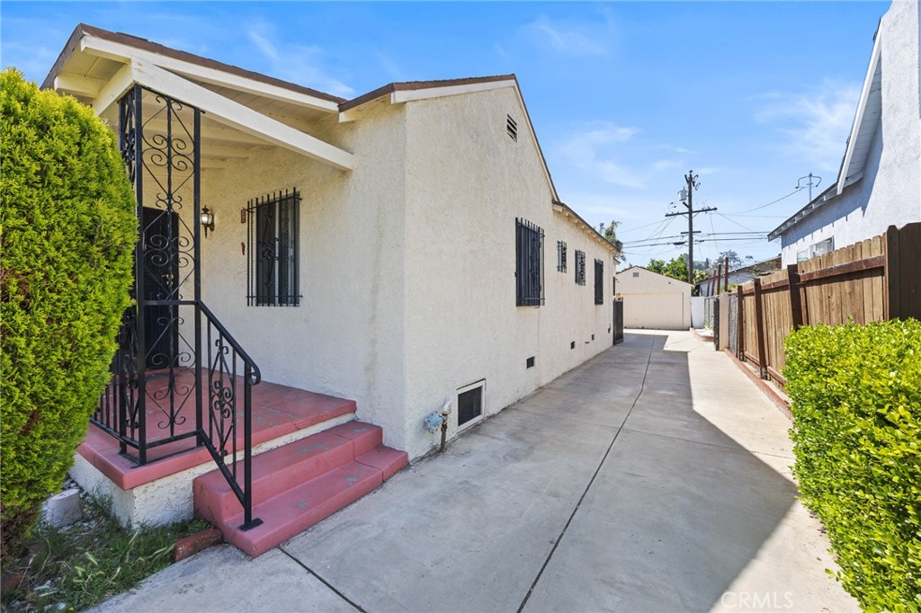 2904 Front Street