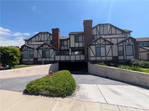 Photo of 1814 8th Ave #Q, Monrovia, CA 91016 (MLS # CV26081089)