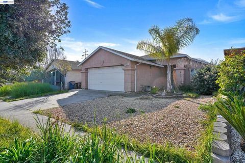 Photo of 218 Christensen Ave Ave, Salinas, CA 93906 (MLS # 41128036)