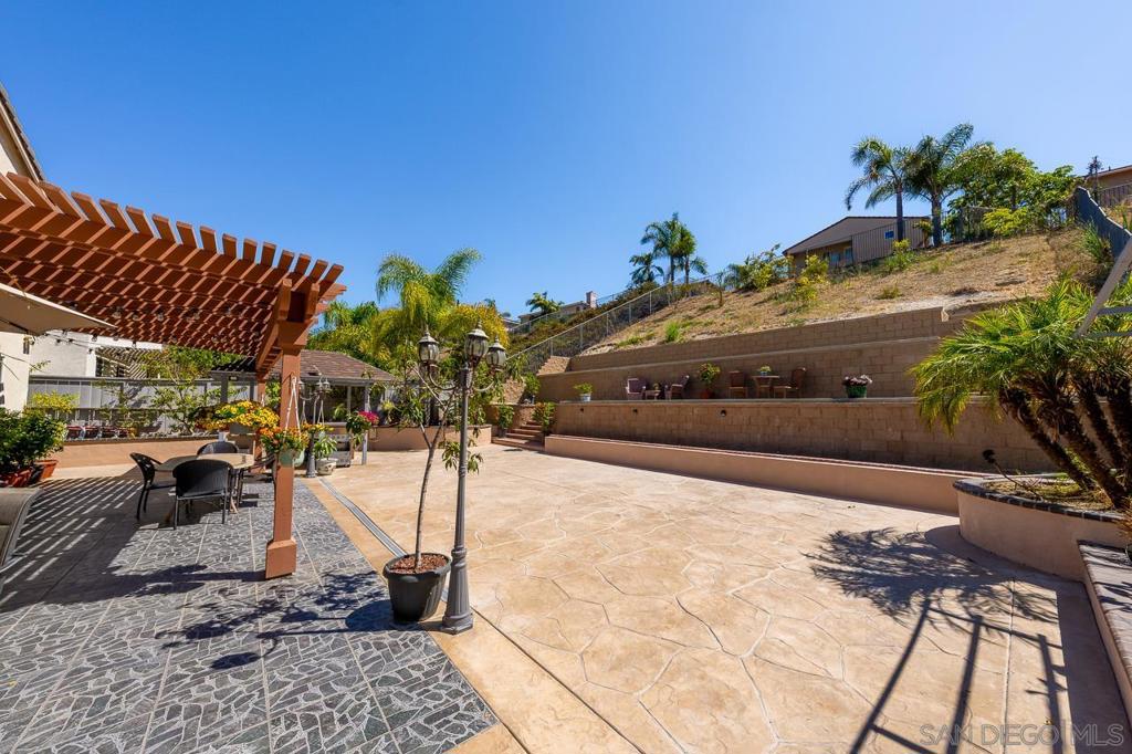 1175 SANTA OLIVIA RD