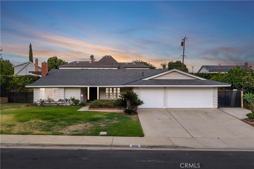 4832 Chamber AVE