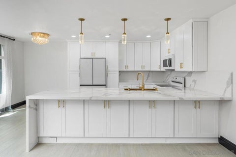 Photo of 602 W Fir St ST #201, San Diego, CA 92101 (MLS # 260009487SD)