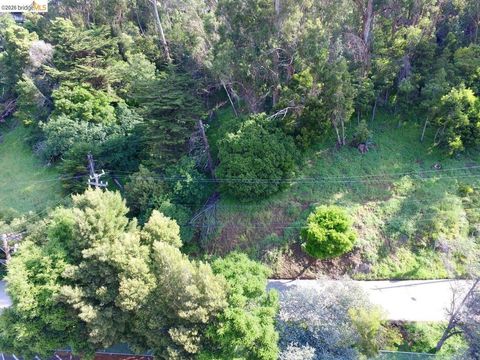 Photo of Scout Rd, Oakland, CA 94611 (MLS # 41125303)