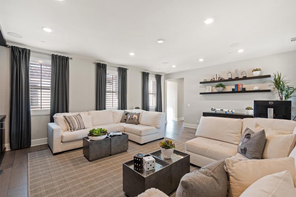 The Lakes (LK) - Residential