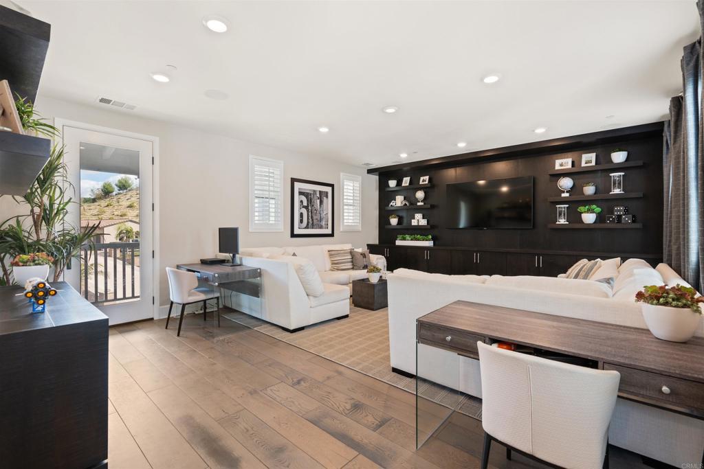 The Lakes (LK) - Residential