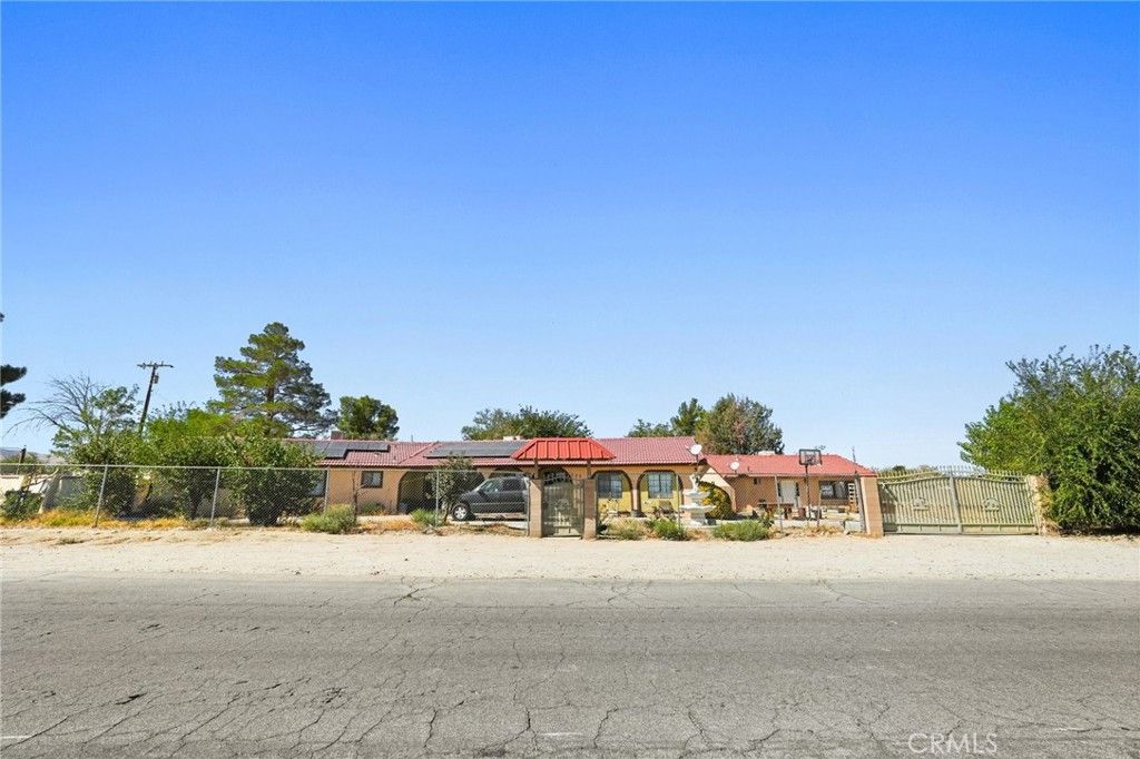 Photo of 9555 E Avenue T14, Littlerock, CA 93543 (MLS # SR25241949)