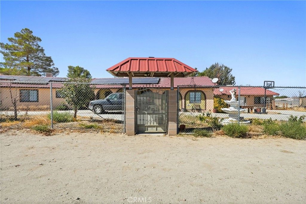 Photo of 9555 E Avenue T14, Littlerock, CA 93543 (MLS # SR25241949)