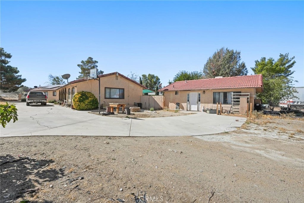 9555 E Avenue T14