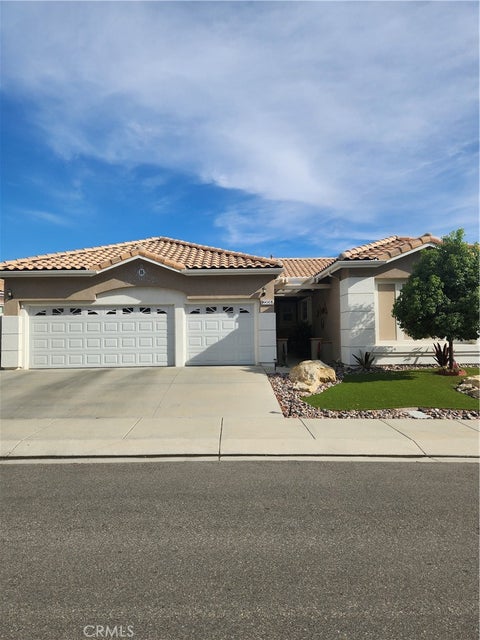 Photo of 2205 Birdie DR, Banning, CA 92220 (MLS # IG26229522)