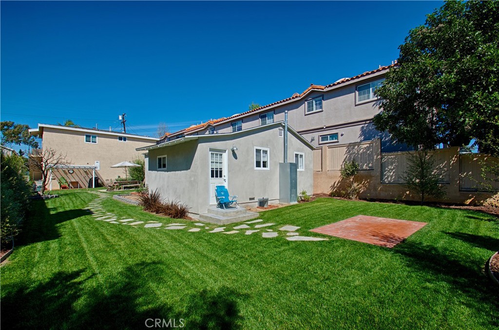 2720 27201/2 Carnegie Lane