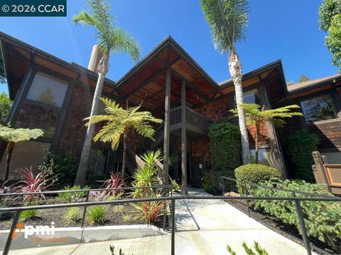 Photo of 811 San Ramon Valley Blvd BLVD, Danville, CA 94526 (MLS # 41144786)