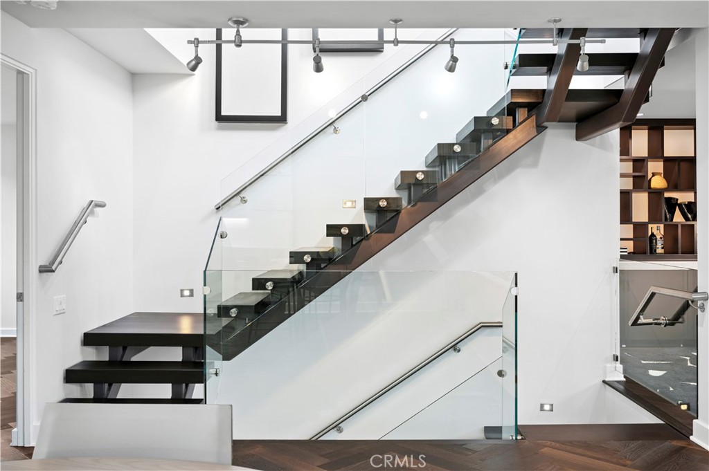 Corona del Mar North of PCH (CNHW) - Residential