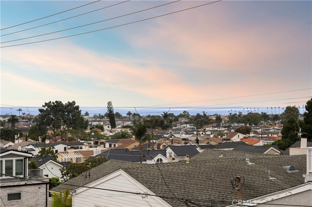 Corona del Mar North of PCH (CNHW) - Residential