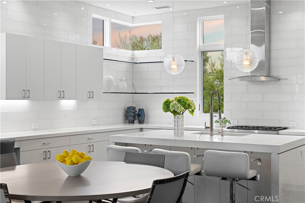 Corona del Mar North of PCH (CNHW) - Residential