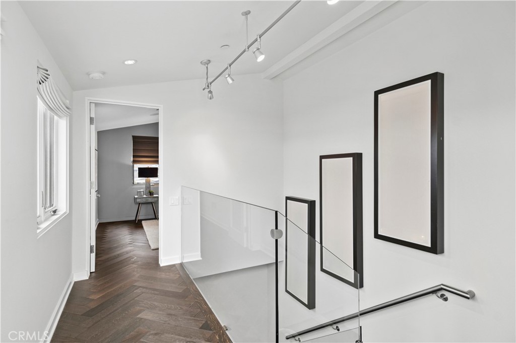 Corona del Mar North of PCH (CNHW) - Residential