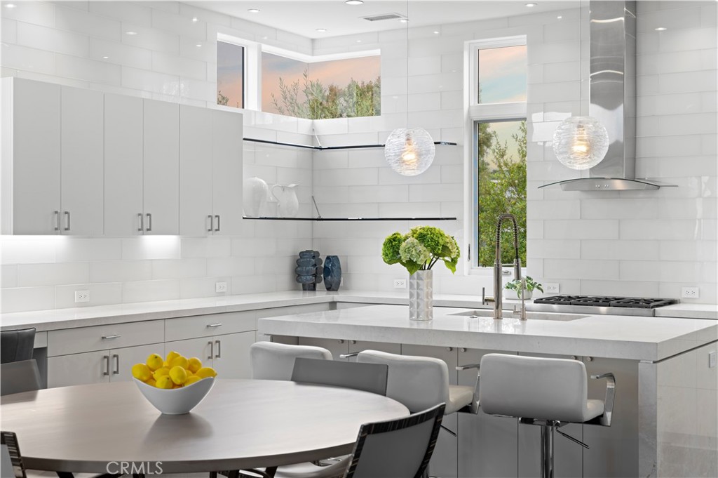 Corona del Mar North of PCH (CNHW) - Residential
