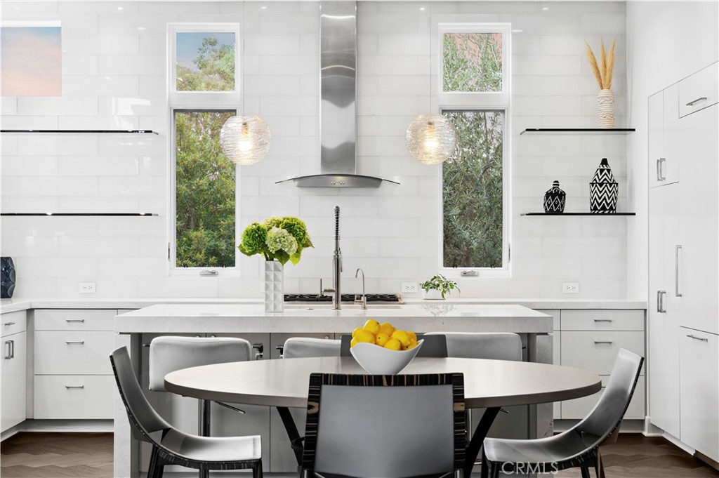 Corona del Mar North of PCH (CNHW) - Residential