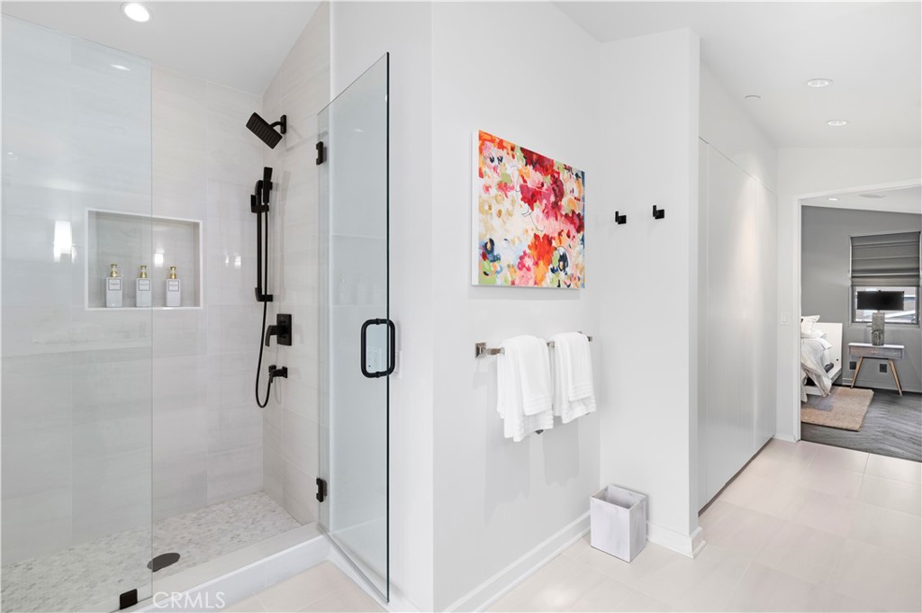 Corona del Mar North of PCH (CNHW) - Residential