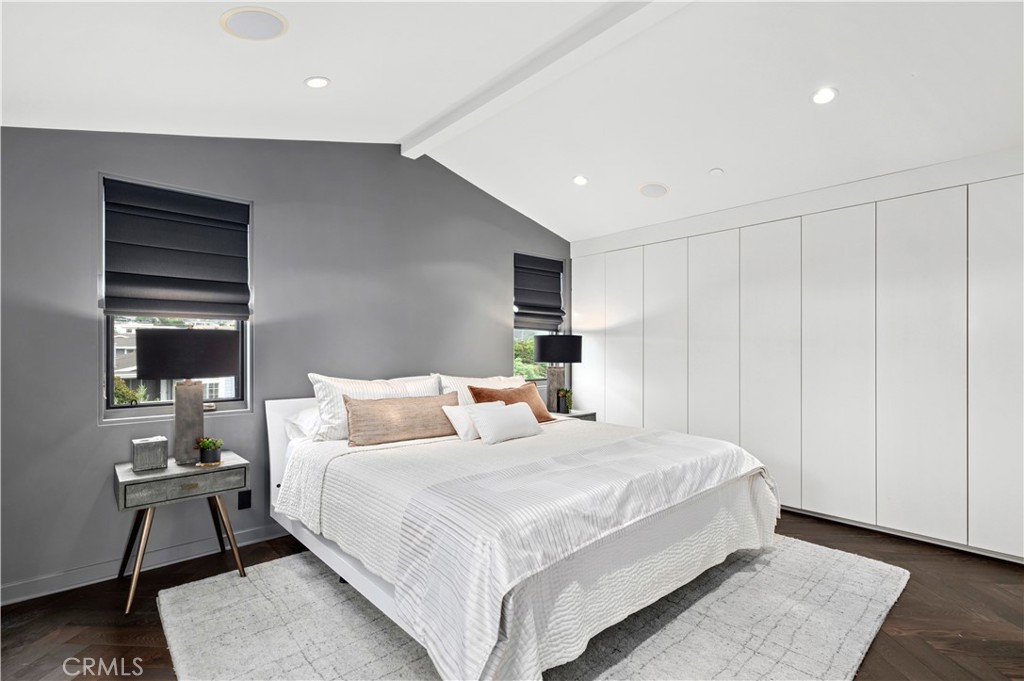 Corona del Mar North of PCH (CNHW) - Residential