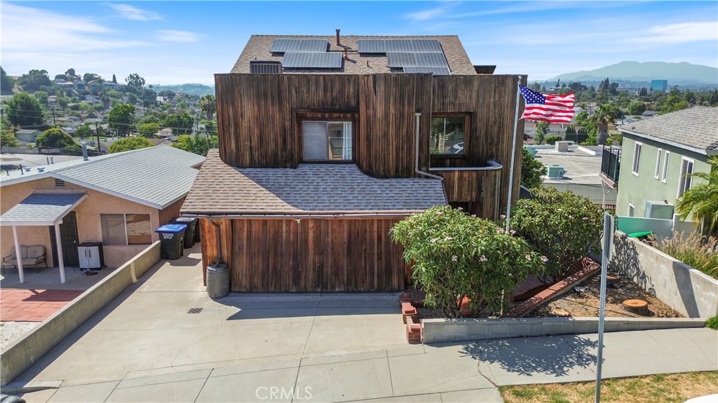 1145 Knoll Drive