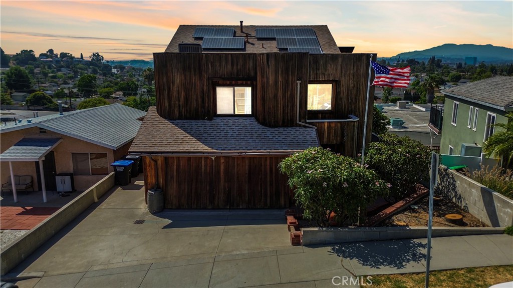 1145 Knoll Drive